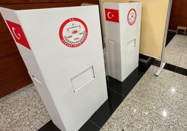 azerbaycandaki-turkiye-vetendaslarinin-sesvermesi-baslayib